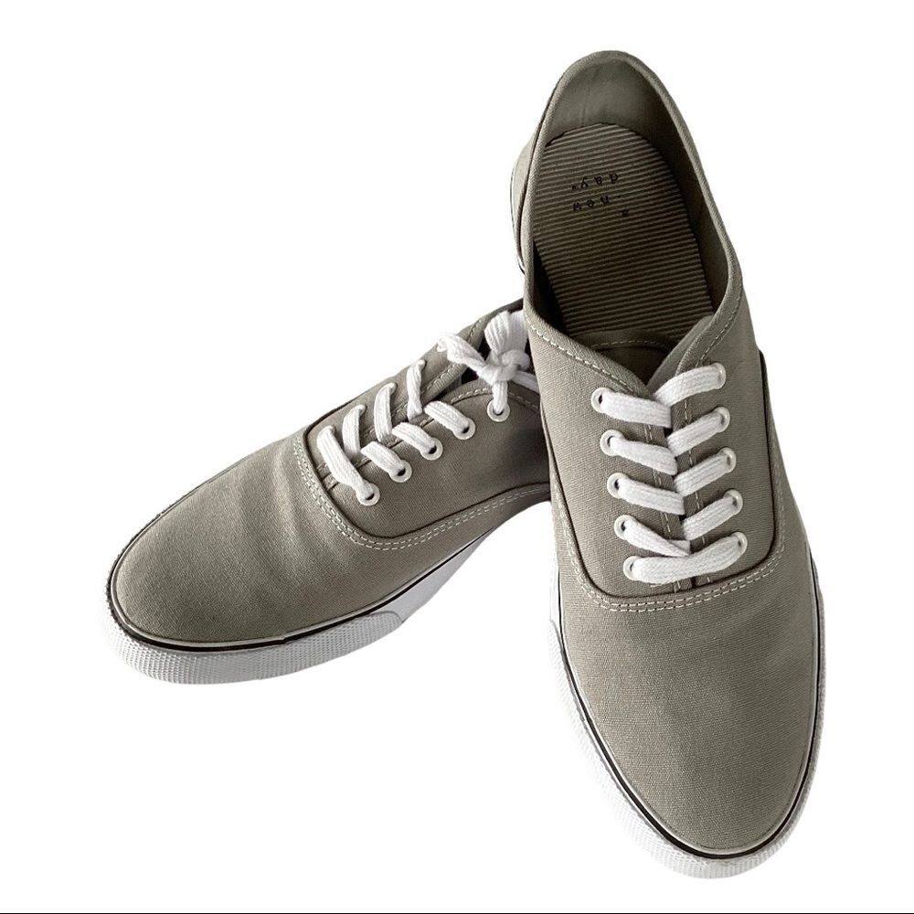 LACE UP SNEAKERS GRAY A NEW DAY CASUAL ERRANDS EVERYDAY GREAT CONDITION Sz 10